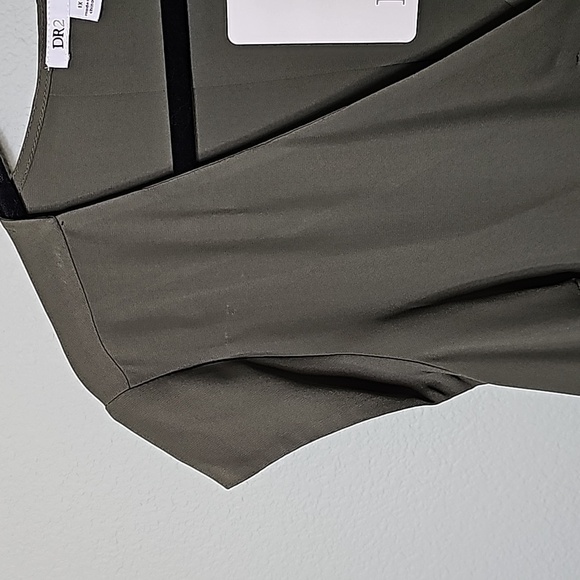 DR2 Popover Dressy Size 1X NWT Olive Green short Sleeve Blouse - Picture 3 of 6